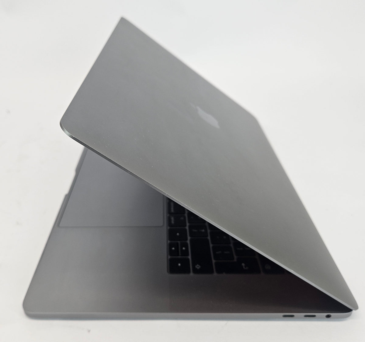 Apple MacBook Pro 15" 2017 Core i7 2.9GHz 16GB RAM 512GB SSD Ventura Grade C